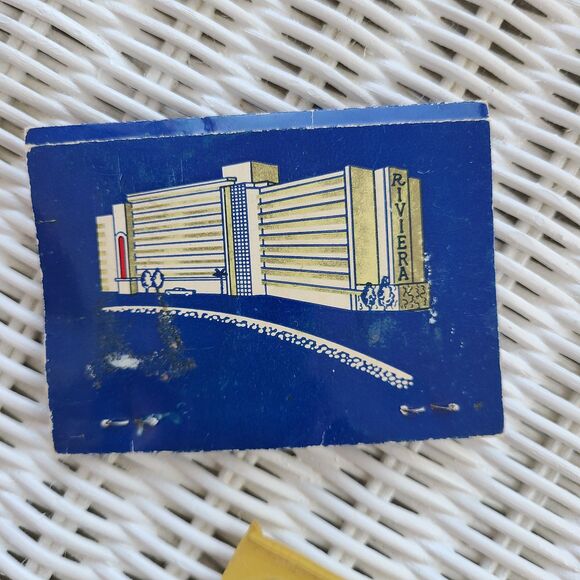 Vintage Travel Sewing Kits Hotel Riviera Las Vegas NV Holiday Inn Lafayette IN - Picture 7 of 10